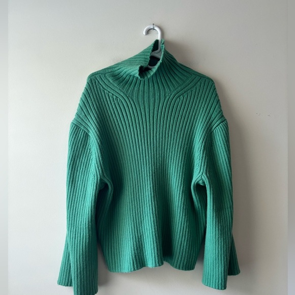 NWT green color H&M oversize turtle neck sweater‎ size M - Picture 6 of 6